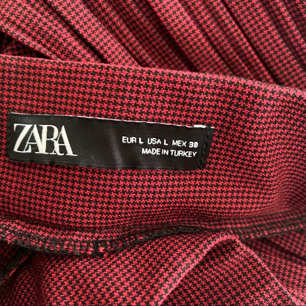 NEW Zara Red & Black High Waisted Pleated Shorts - Picture 8 of 9